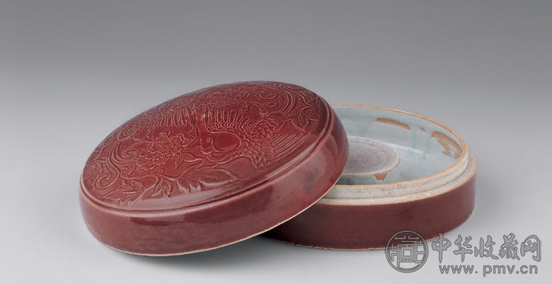 元末明初 釉里红印凤纹盖盒