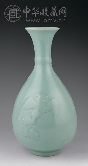 元-明 粉青釉印云凤纹玉壶春瓶