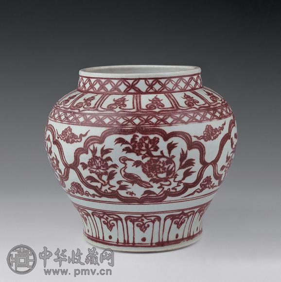 元末明初 釉里红开光鹤纹罐