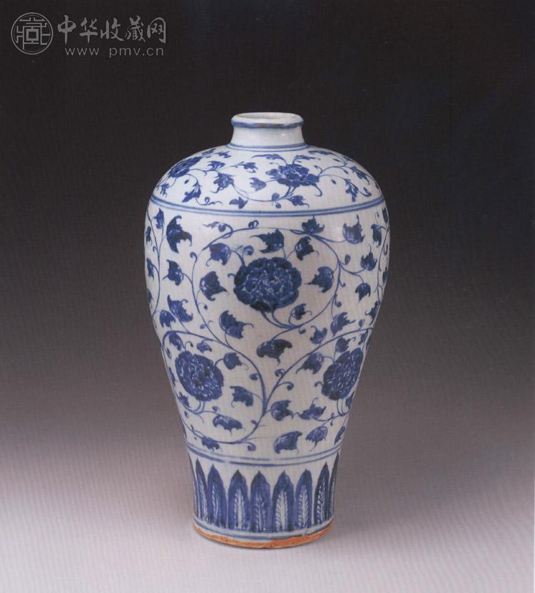 明初 青花缠枝花卉梅瓶