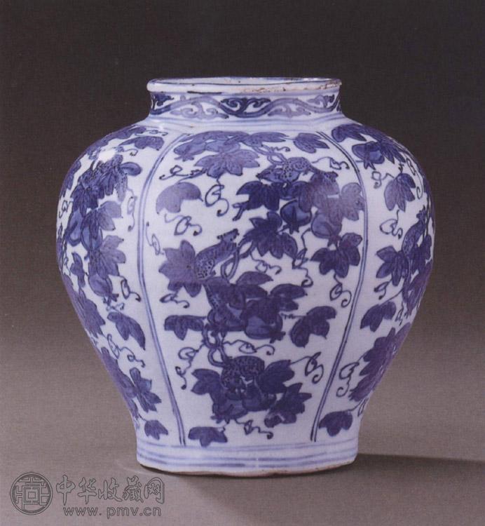 明末 青花瓜藤栗鼠纹四棱罐