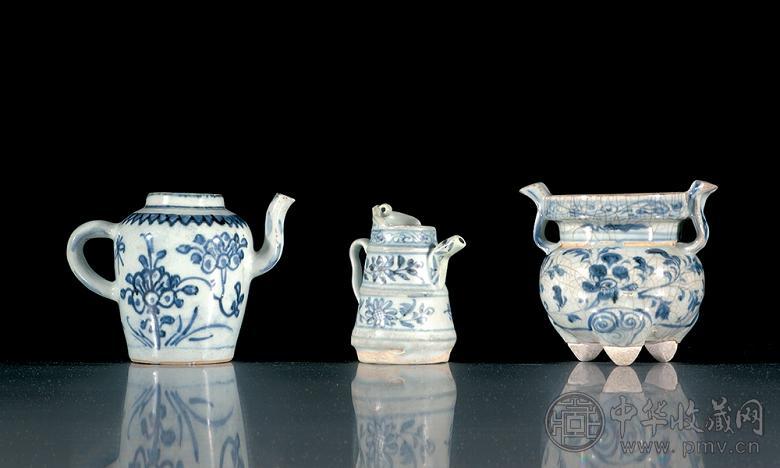 元-明朝 青花鼎形炉与青花壶(1套3件)