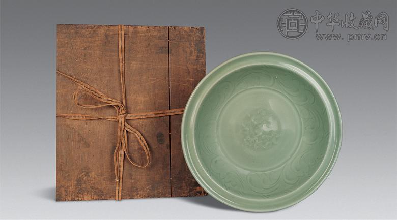 元 龙泉印桃纹盘