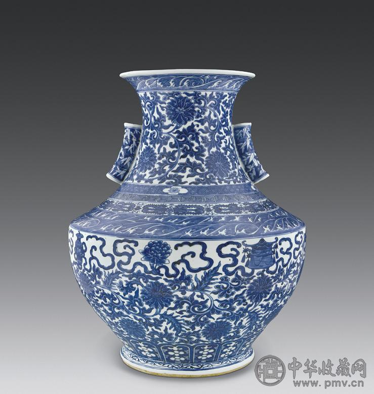 清乾隆 青花缠枝莲双耳尊