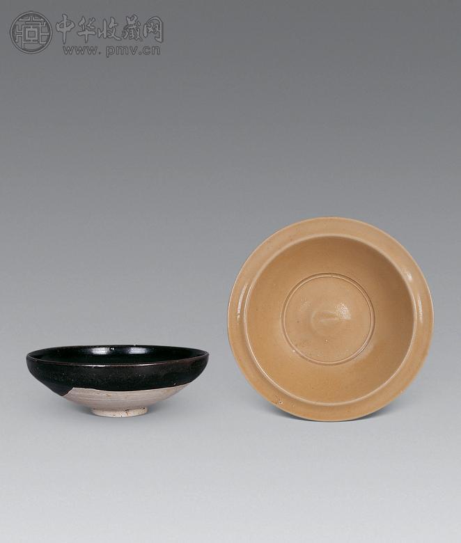 元 龙泉窑折沿盘 黑釉碗