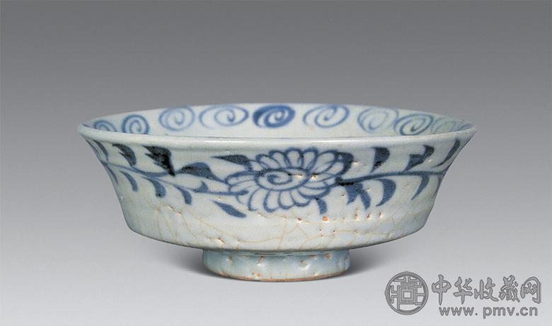 元 青花暗刻花卉寿字碗