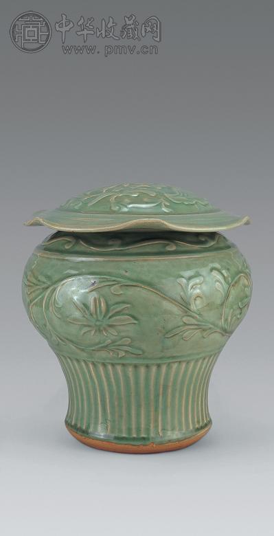 元 龙泉窑刻花卉纹盖罐