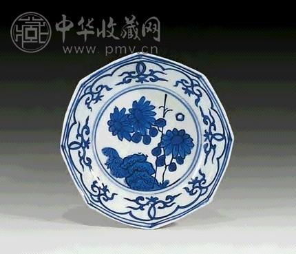 明嘉靖 外豆青内青花花卉八方盘