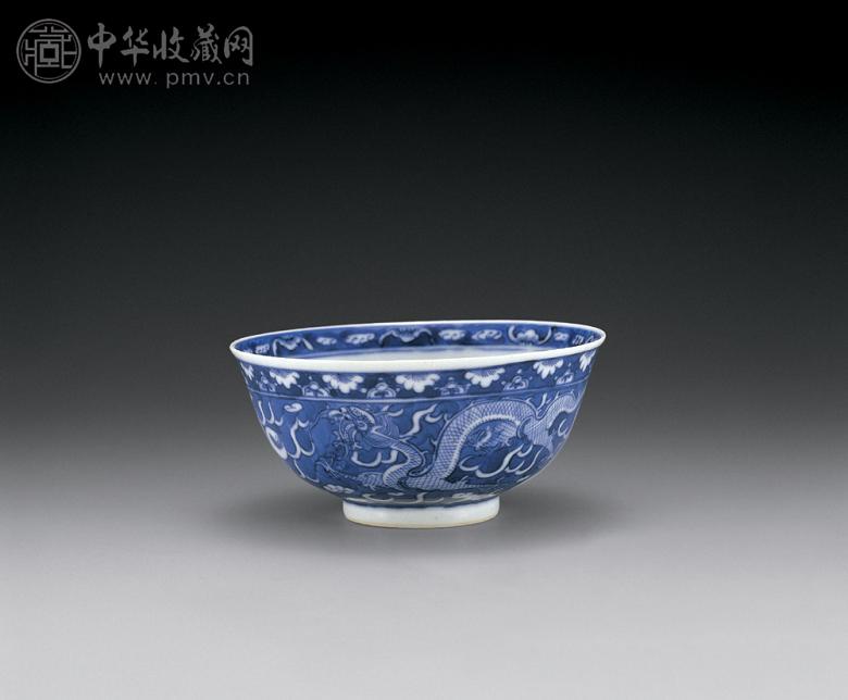清光绪 青花蓝地白龙碗