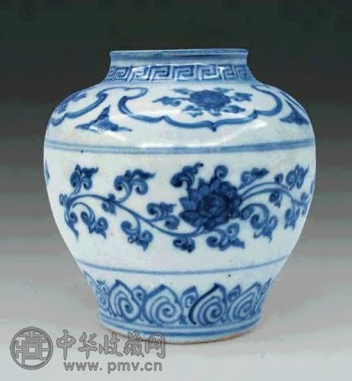 明成化 青花缠枝花卉纹小罐