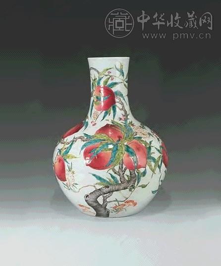民国 粉彩九桃天球瓶