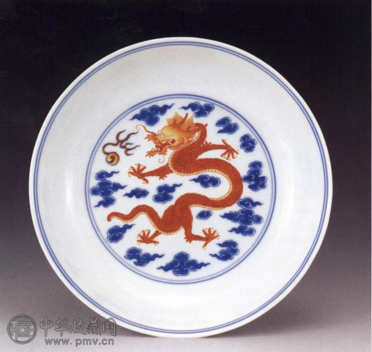 清乾隆 青花红龙盘