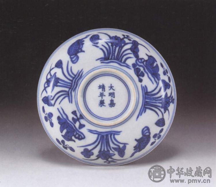 明嘉靖 青花荷莲鸳鸯盘