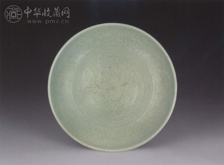 明初 龙泉窑一把莲纹大盘
