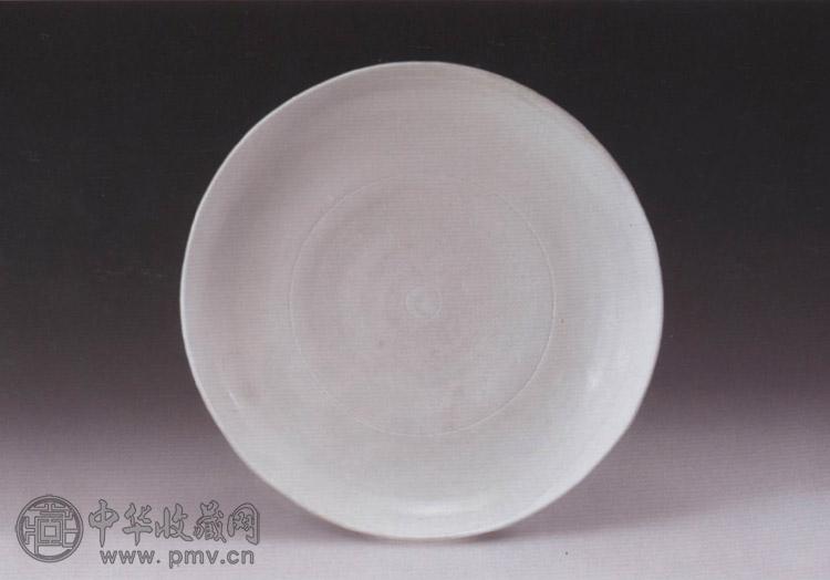 清初 德化窑暗刻龙纹盘