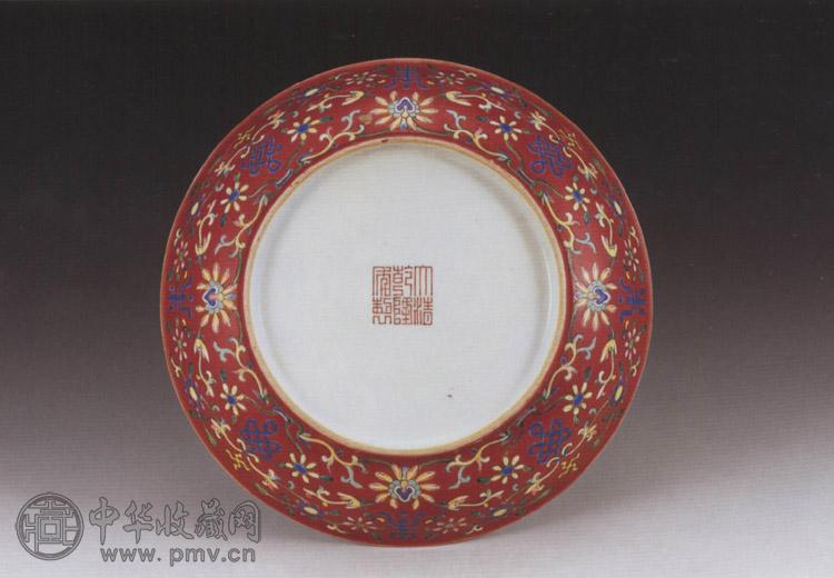 清乾隆 紫地粉彩花卉盘