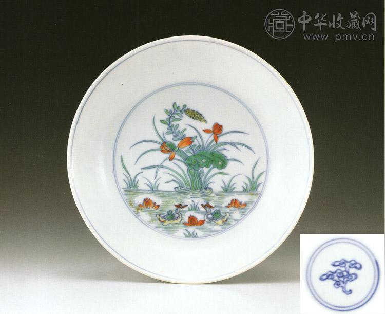 清雍正 斗彩鸳鸯戏水盘