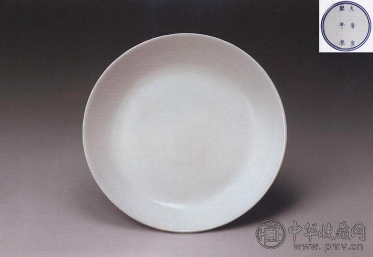 清康熙 白釉暗刻缠枝莲纹大盘