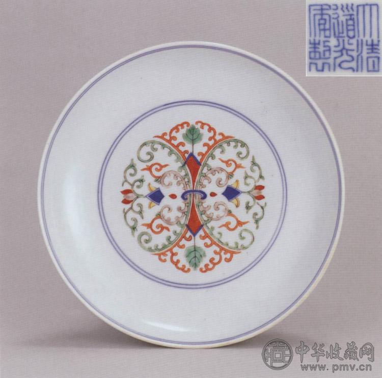 清道光 五彩忍冬纹盘