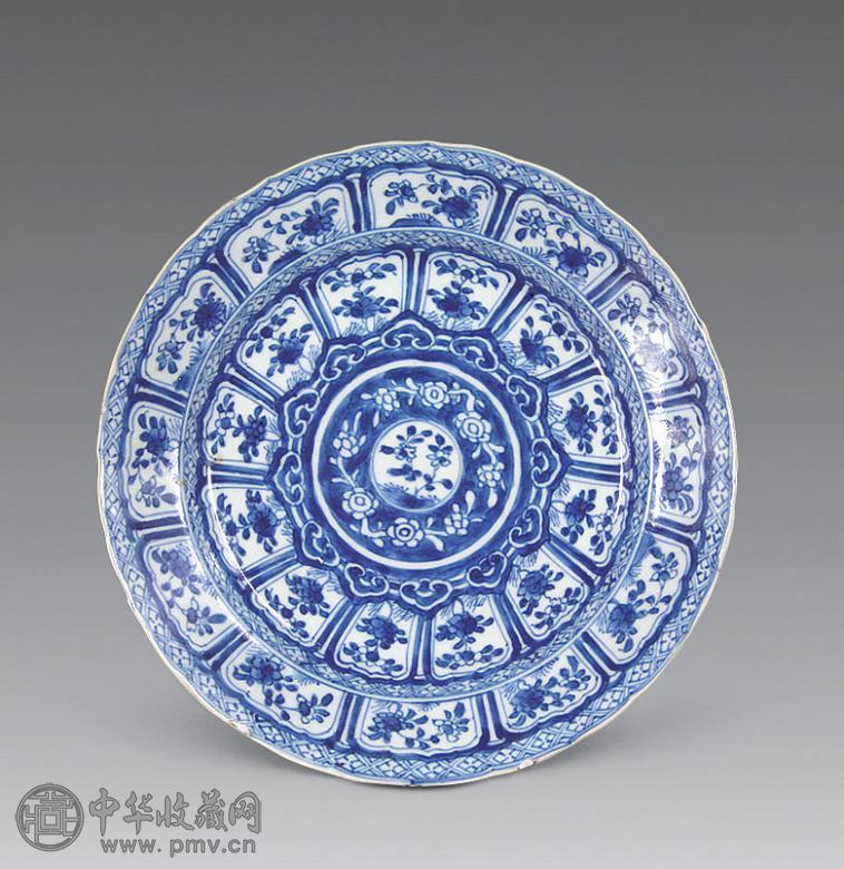 清康熙 青花开光花卉纹花口盘