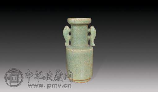 明 仿龙泉窑鱼耳瓶