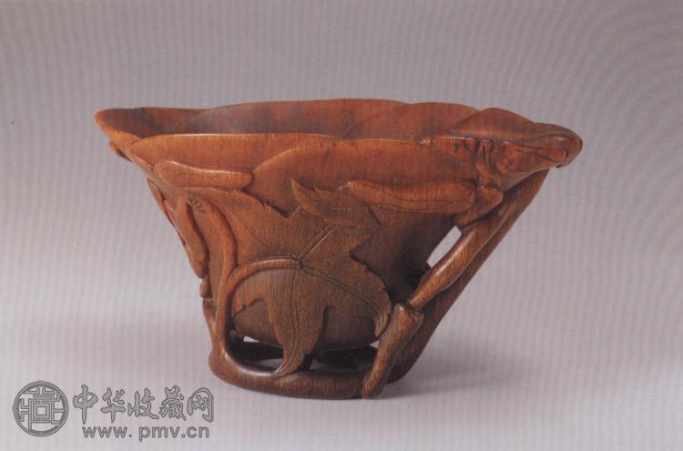 清 犀角雕螭叶纹杯