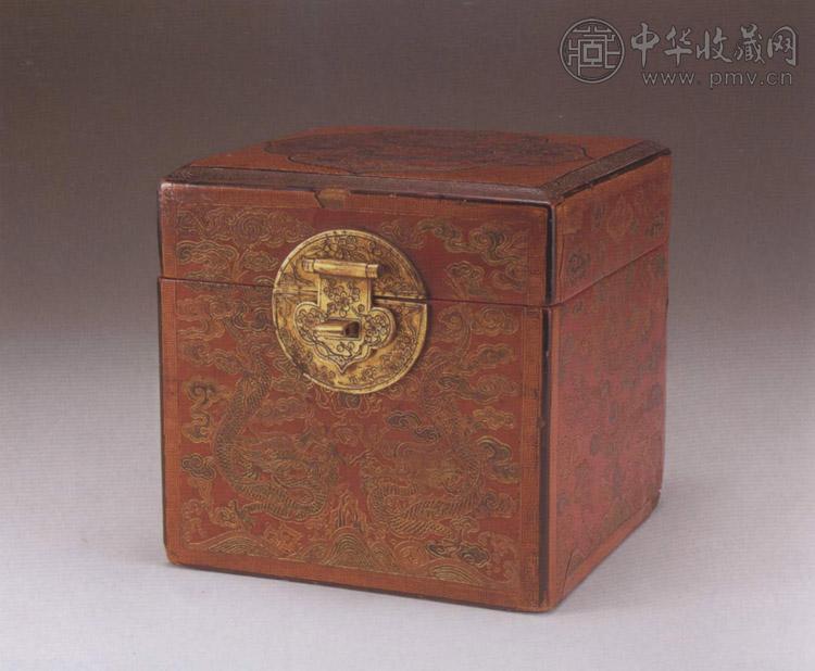 明 彩漆云龙纹方盒