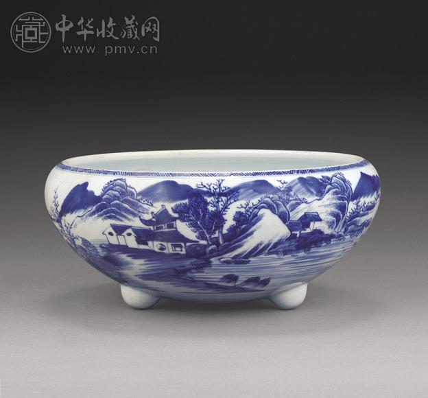清乾隆 青花山水人物三足炉