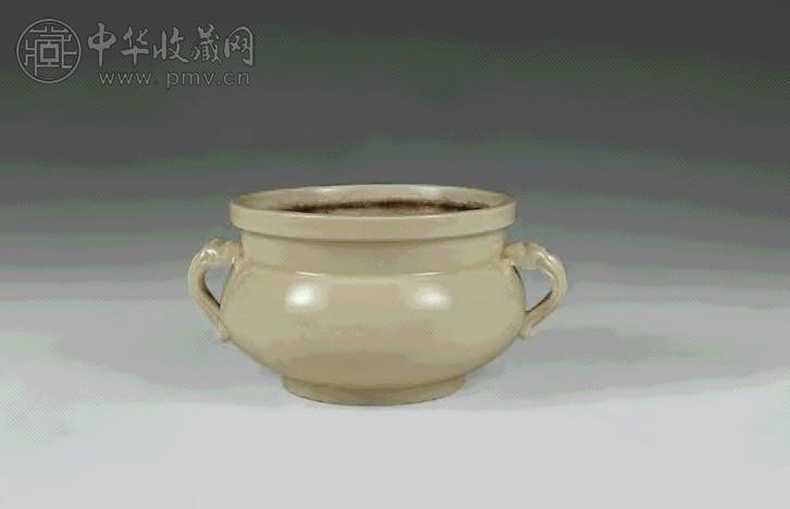 清 德化窑白釉暗刻双兽耳炉