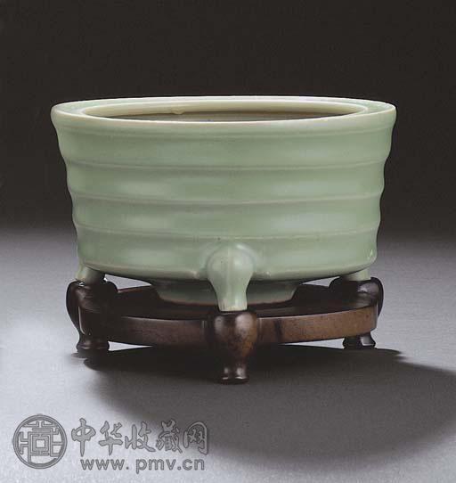 南宋 龙泉青釉筒子炉