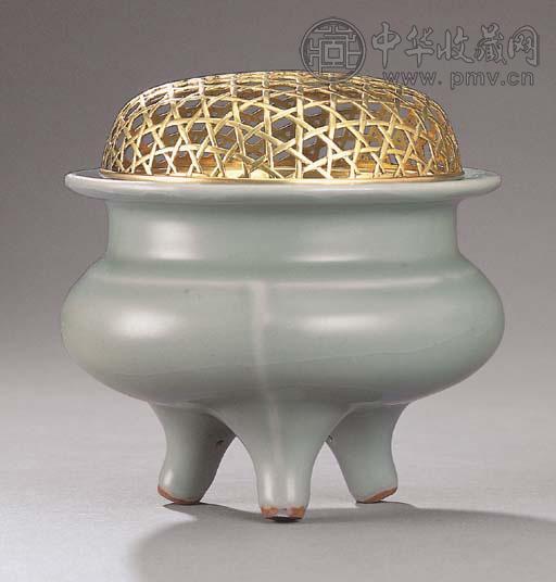南宋 龙泉窑三足香炉