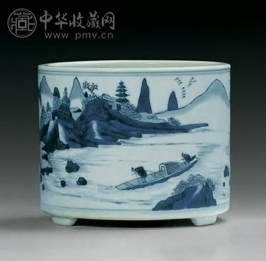 清康熙 青花山水图三足炉