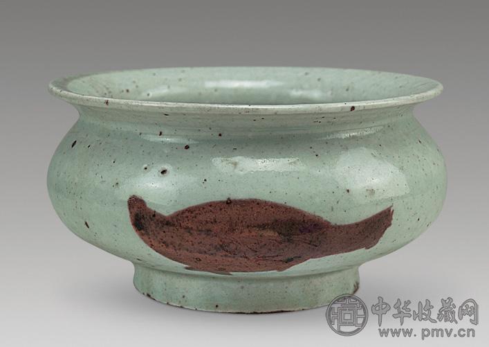 清 釉里红三鱼纹炉