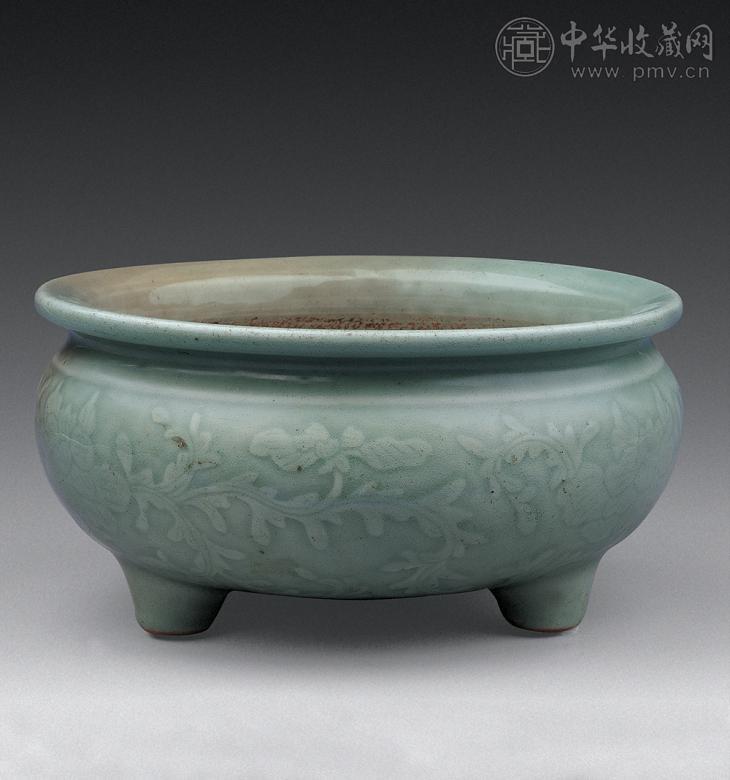 清 粉青釉刻花乳丁炉
