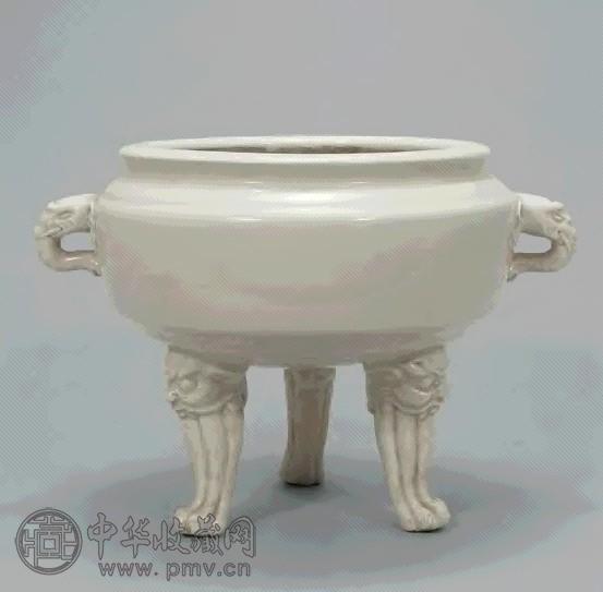 明 德化窑白釉象耳三足炉
