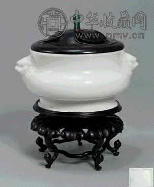 清初 德化白釉狮耳香炉