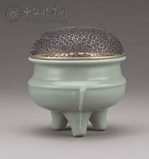 南宋 龙泉窑三足香炉