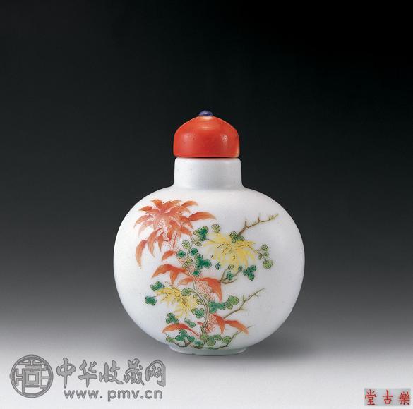 清道光 粉彩花卉鼻烟壶
