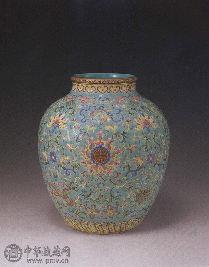 清嘉庆 绿地粉彩缠枝花卉罐