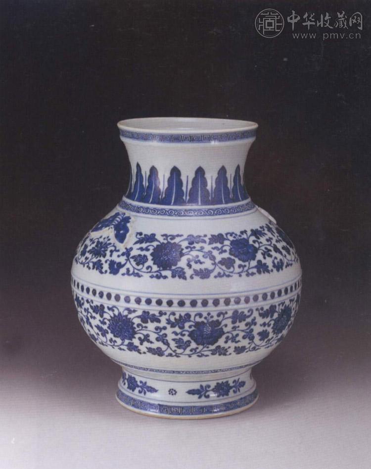 清乾隆 青花缠枝花卉蝶耳尊