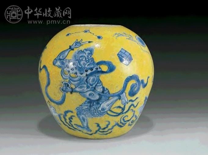 清早期 黄地青花魁星点斗罐