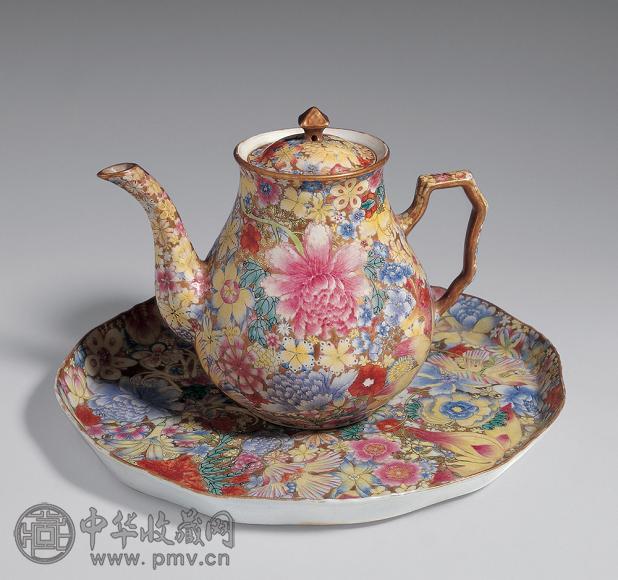 民国 金地粉彩繁花纹茶壶、茶托