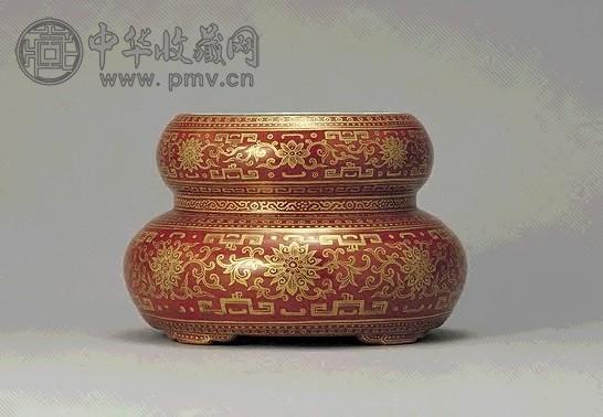 清乾隆 珊瑚红地描金缠枝莲纹炉