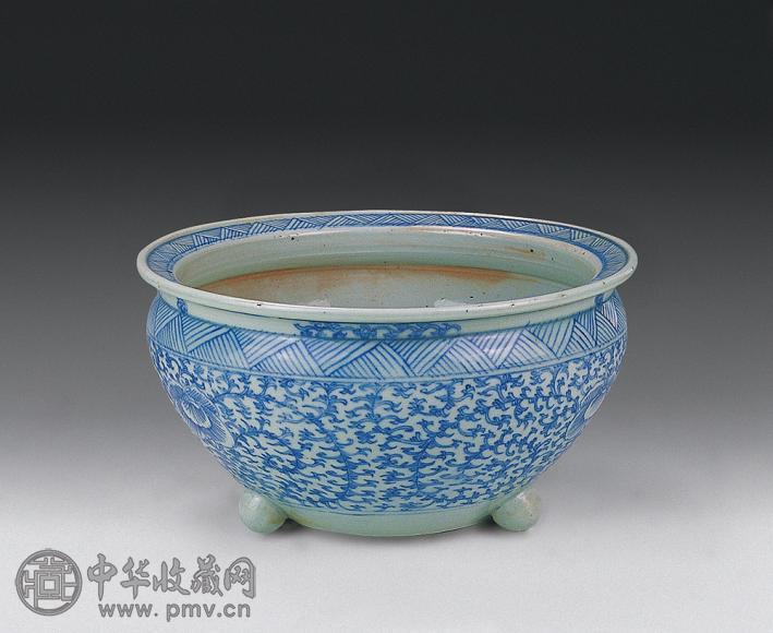 清 青花缠枝牡丹撇口炉