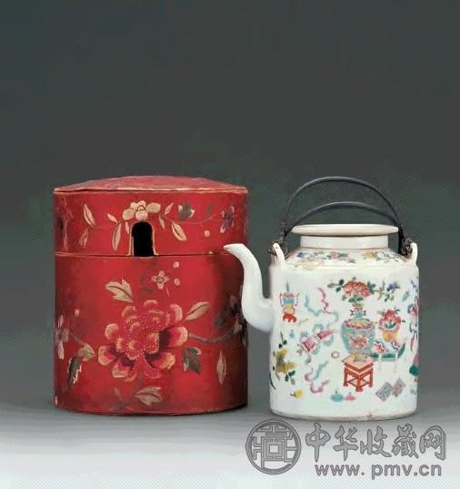清同治 粉彩博古寿桃纹茶壶