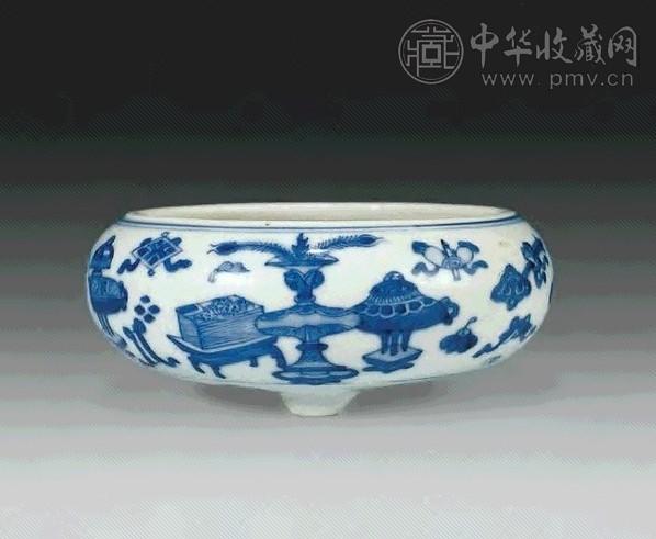 清康熙 青花博古三足炉