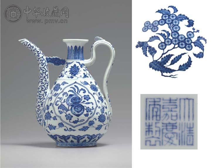 青花花果纹执壶