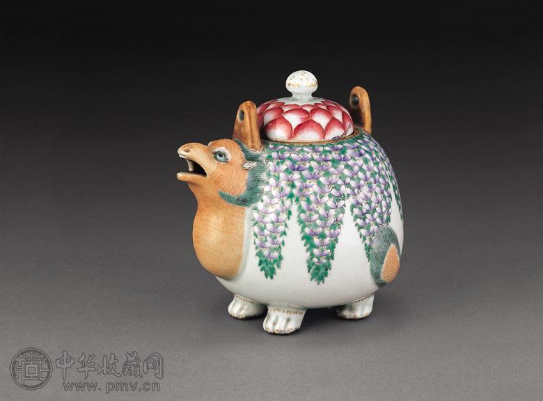清中期 粉彩兽型壶