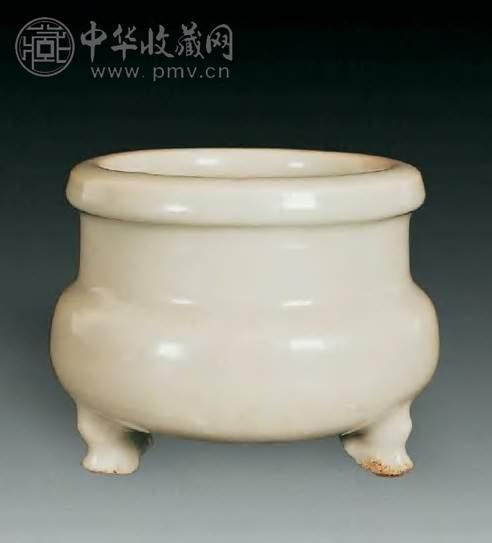 耀州月白釉三足炉