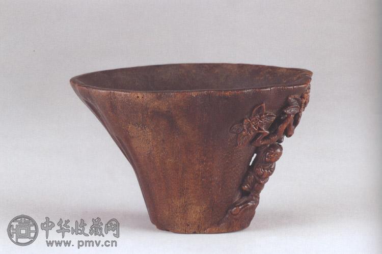 明晚期 犀角雕攀桂图杯